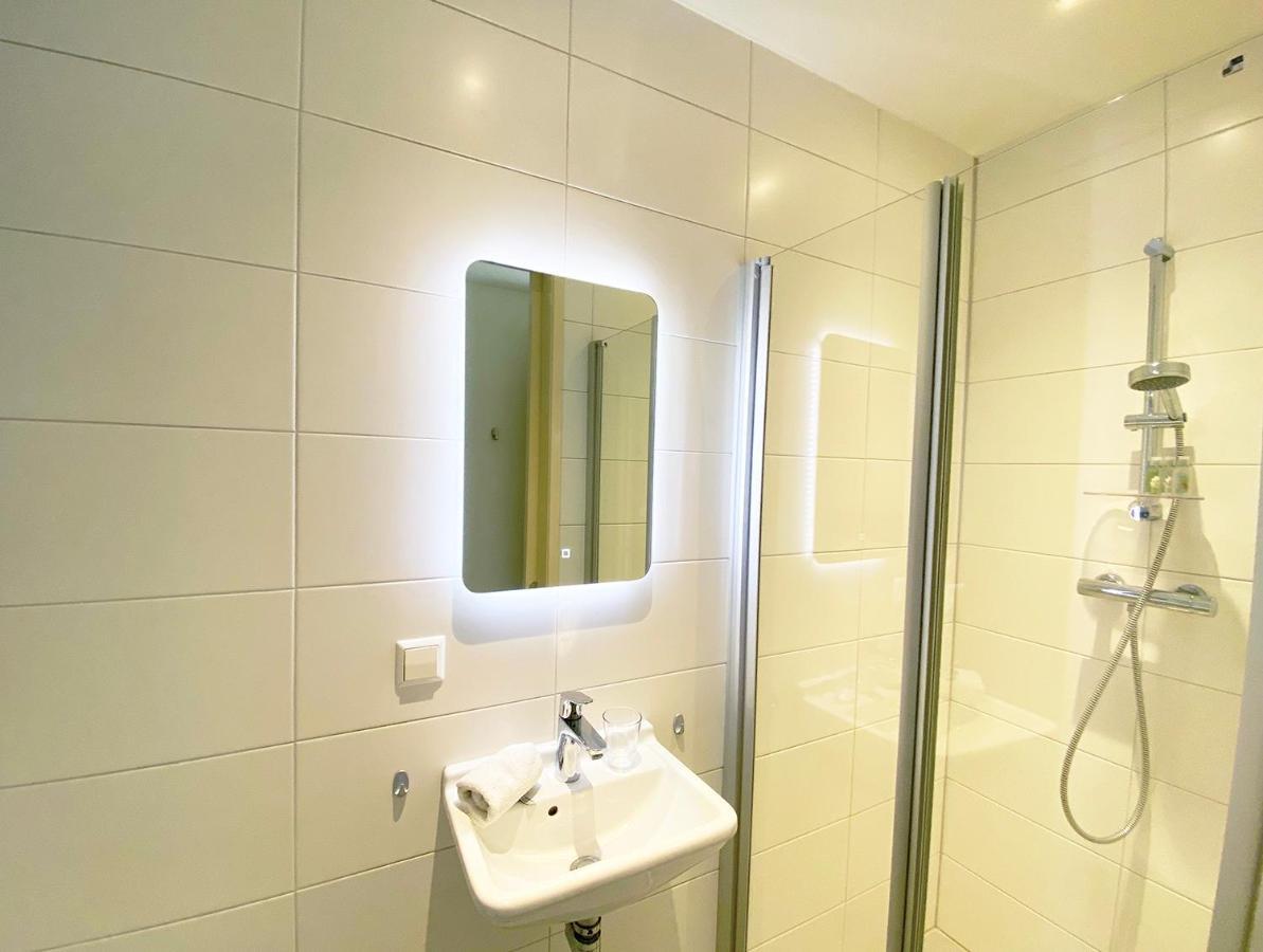 The Canalview Retreat Amsterdam Exterior photo